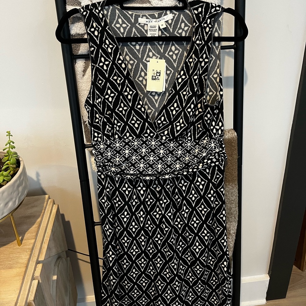Max Studio - Sleeveless Dress - Sz: M - NWT